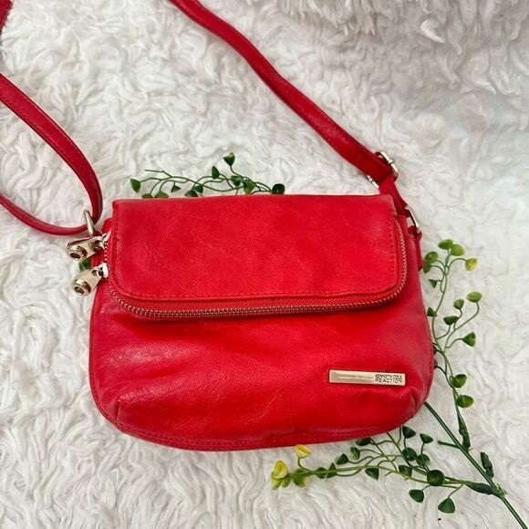 Kenneth Cole Reaction Red Flap Snap Mini Crossbody Bag Vegan Faux Leather - Picture 1 of 11